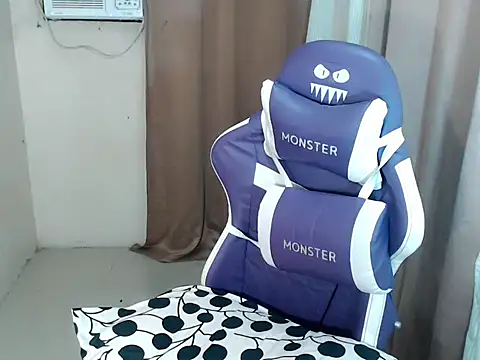 Ur_Goddes_Barbie webcam