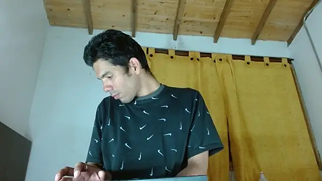 JohanyLatino webcam