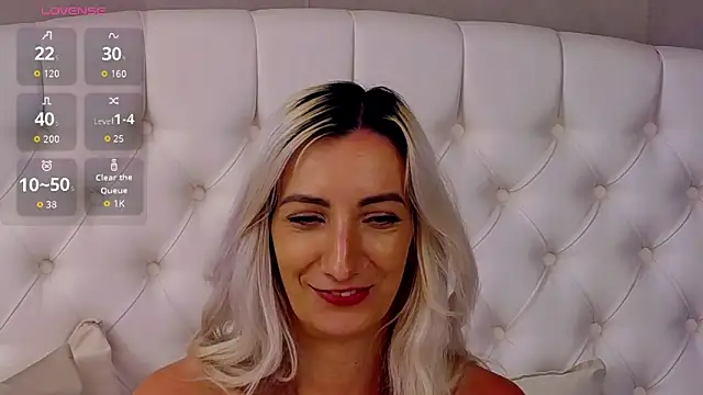 AylaLavine webcam