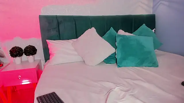 ninna_curly webcam