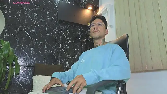 MR_EITHAN webcam
