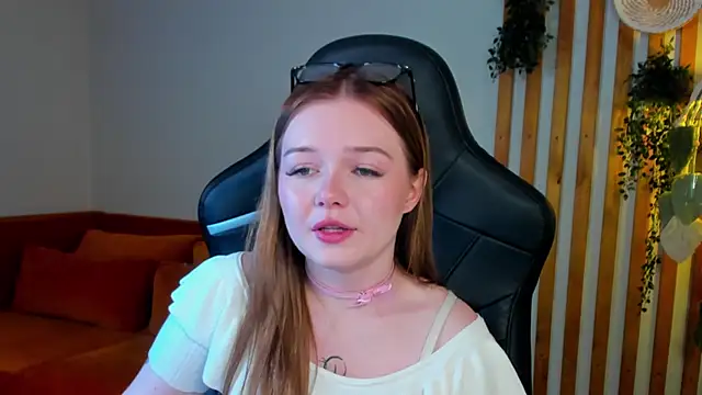 ElinaVale webcam