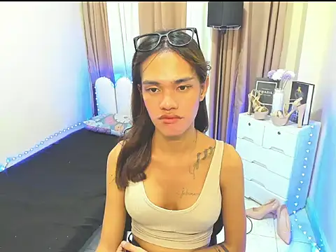 Seductive_aliyah webcam