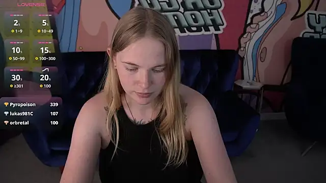 NikkyReyyy webcam