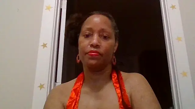 MsDeeLive webcam