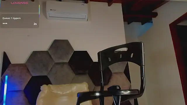 Latrellx7 webcam