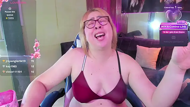 chloe_prg webcam