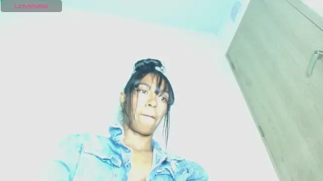avaleri_cherry webcam
