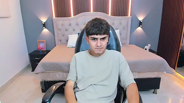Tommy18__ webcam