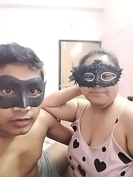BBW_DesiCouple webcam