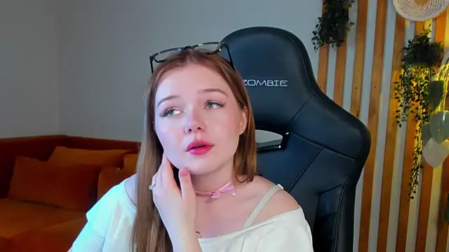 ElinaVale webcam