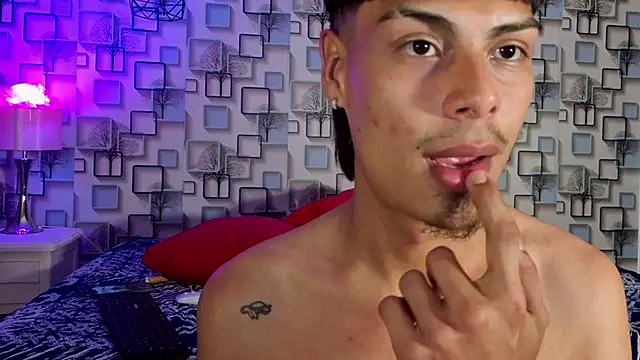 Julian_Blaze7 webcam