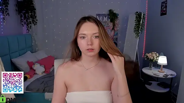 boozekirs_ (F teen) - teasing with boobs
