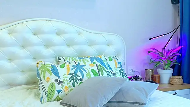 LadySweetWife webcam