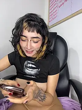baby_akuma webcam