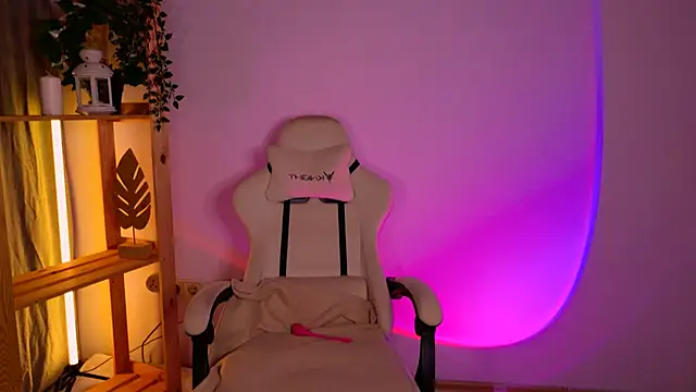 ElenaMonroe webcam