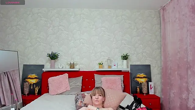 KattyPeachX webcam