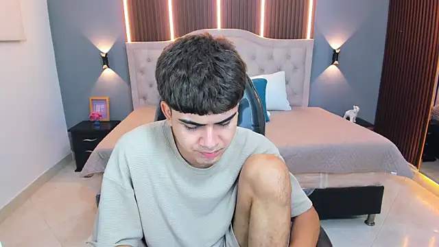 Tommy18__ webcam