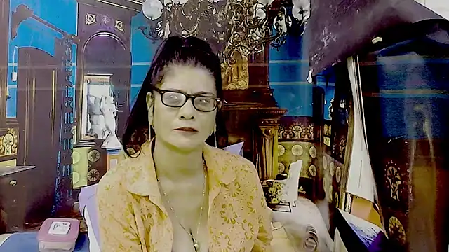 IndianAllure webcam