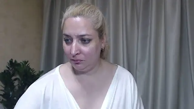 sweetpussy13 webcam