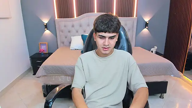 Tommy18__ webcam
