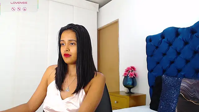 Lili666_ live cam on StripChat
