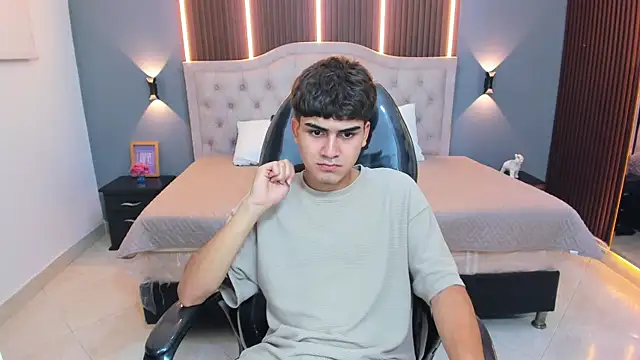 Tommy18__ webcam