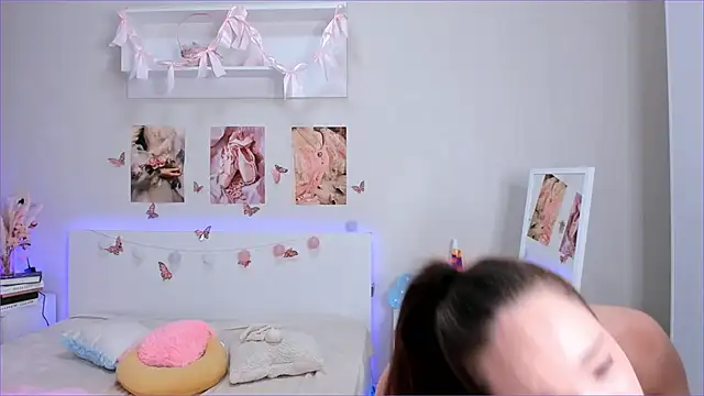 Milly_Lane webcam