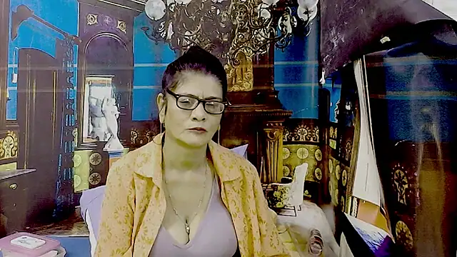 IndianAllure webcam