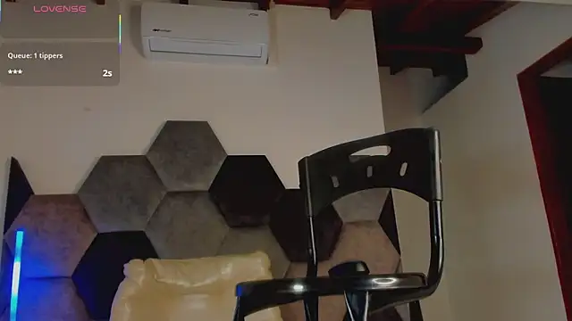 Latrellx7 webcam