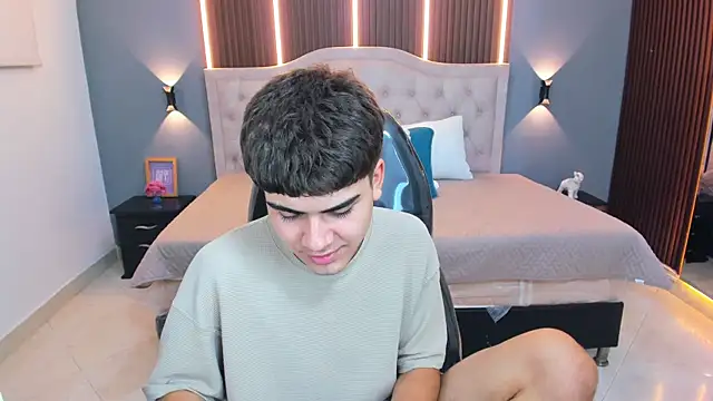Tommy18__ webcam