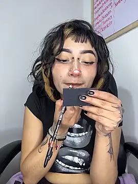 baby_akuma webcam