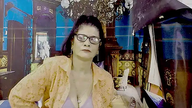IndianAllure webcam