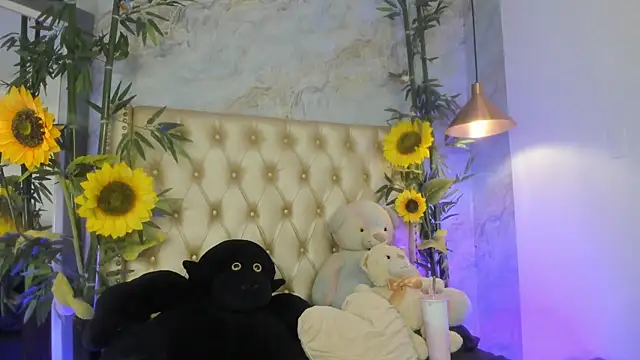 LittleeJaz webcam