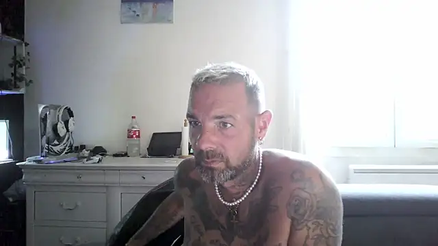 SlavedeBlake webcam