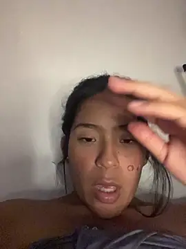 LeahBar live cam