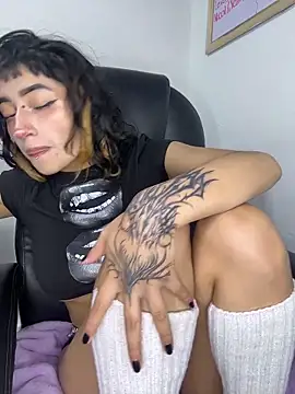 baby_akuma webcam