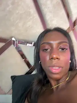 Zoe_Ravenn webcam