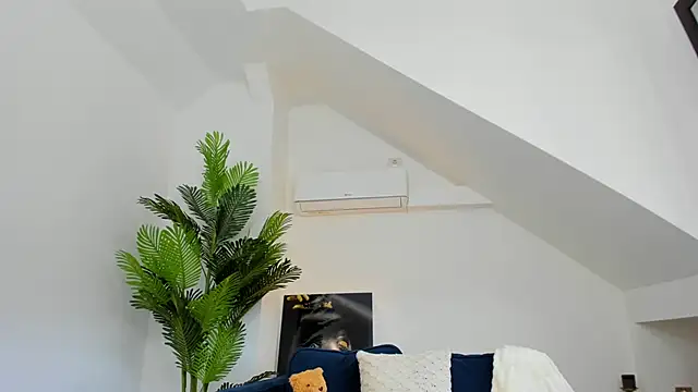 Issa_Belle18 webcam