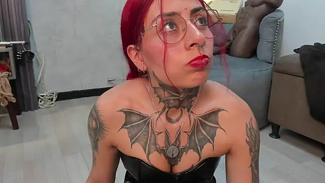 selene_red_ webcam