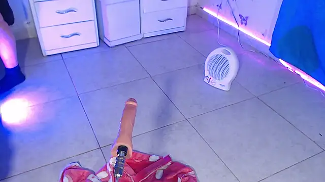 April_sexycurvi webcam