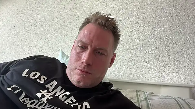 Christian87xxx live cam