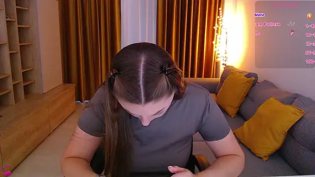 mia_bloomy webcam