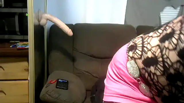 SassyCrystal77 live cam