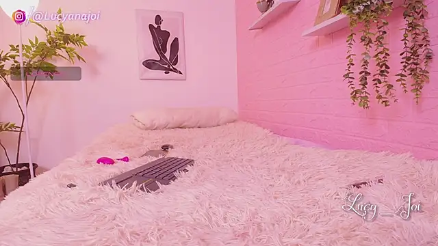 Lucyanajoi webcam
