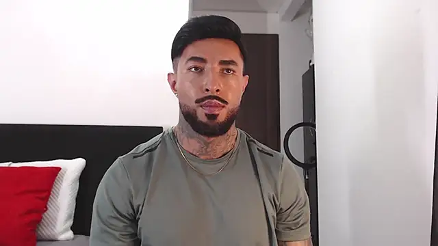 andrea_de_lucaa webcam