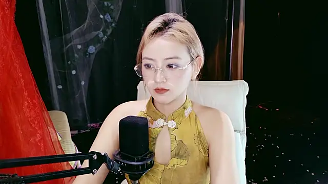 Unique_Mia webcam