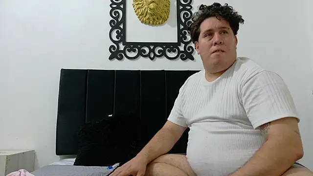 PinkQueen23 webcam