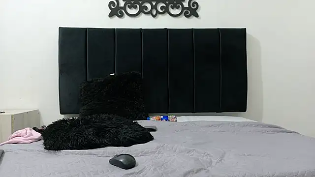 PinkQueen23 webcam