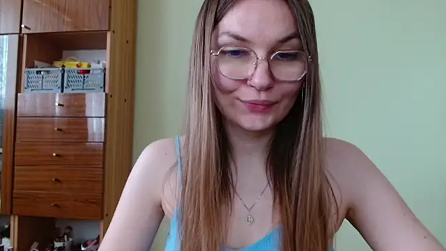 LooveELLYx webcam